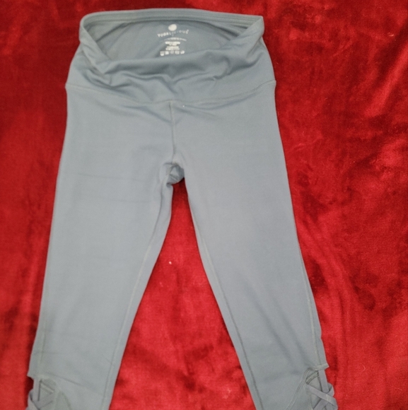 Yogalicious Gray Leggings - Picture 1 of 3